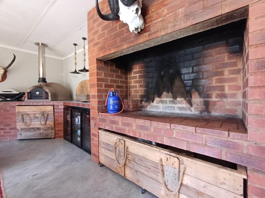 4 Bedroom Property for Sale in Flamwood North West